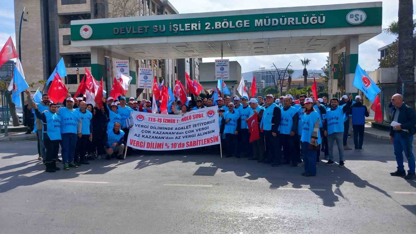 İzmir’de DSİ işçilerinden düşük maaşa tepki
