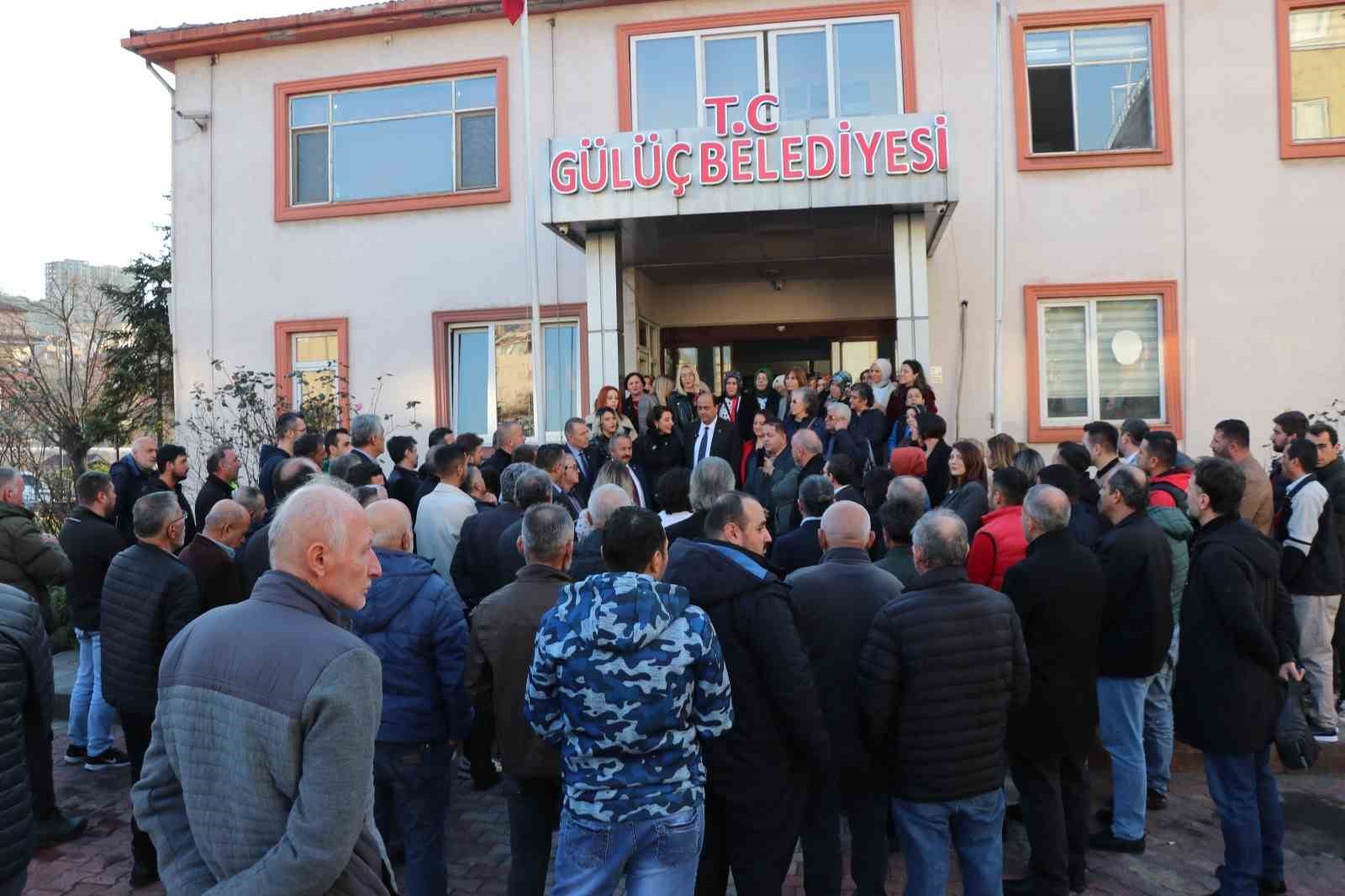 Demirtaş G&uuml;l&uuml;&ccedil;&rsquo;te İYİ Parti ile g&ouml;vde g&ouml;sterisi yaptı
