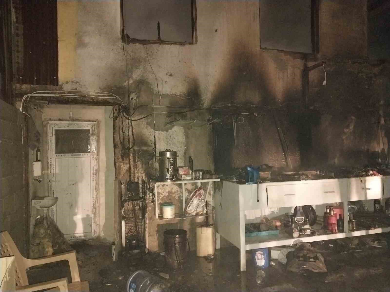 Burdur&rsquo;da &ccedil;ıkan yangında 6 iş yeri zarar g&ouml;rd&uuml;
