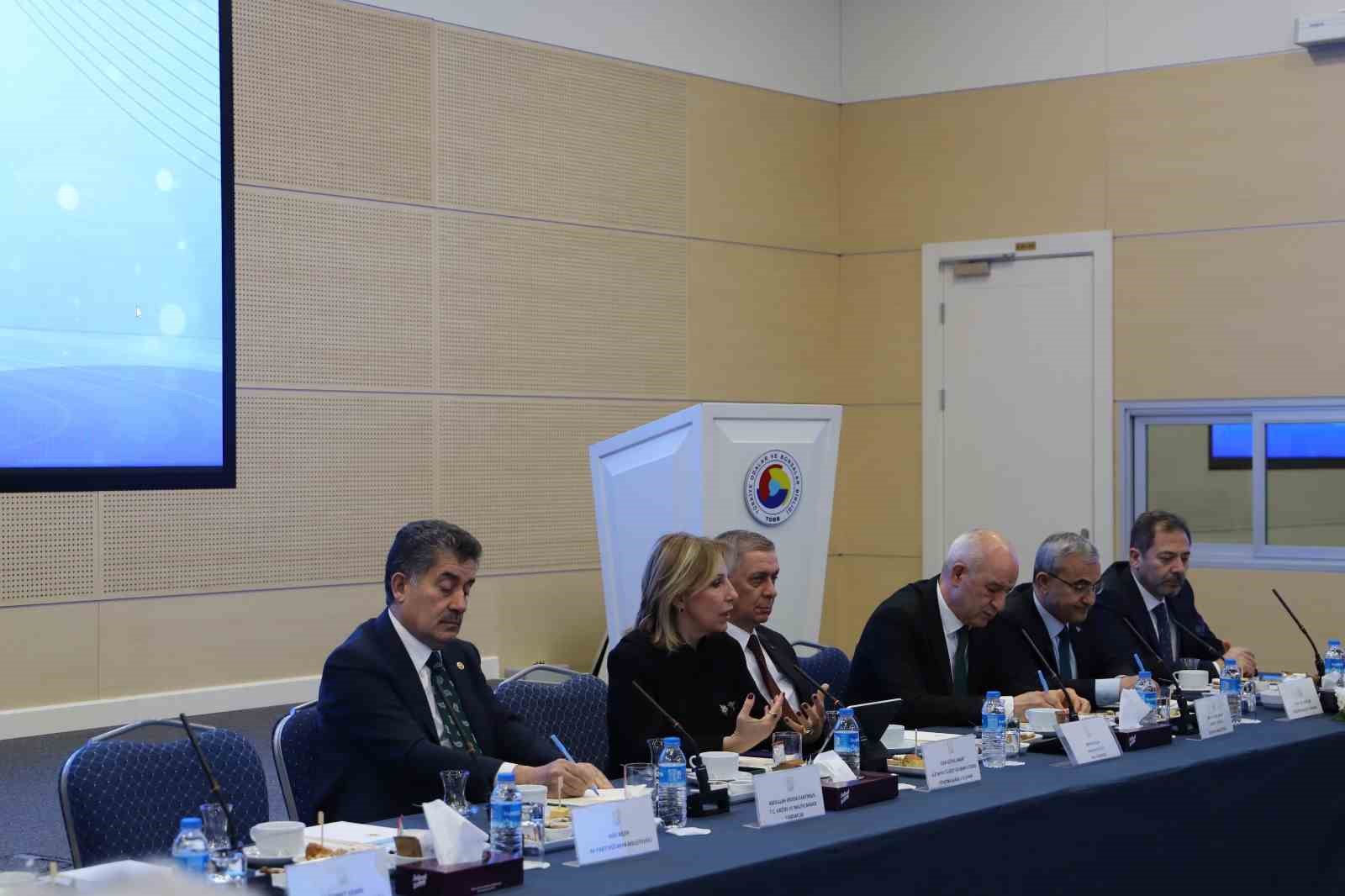 Başkan Işık, Ankara&rsquo;da &rsquo;K&uuml;tahyalılar Buluşması&rsquo;na katıldı
