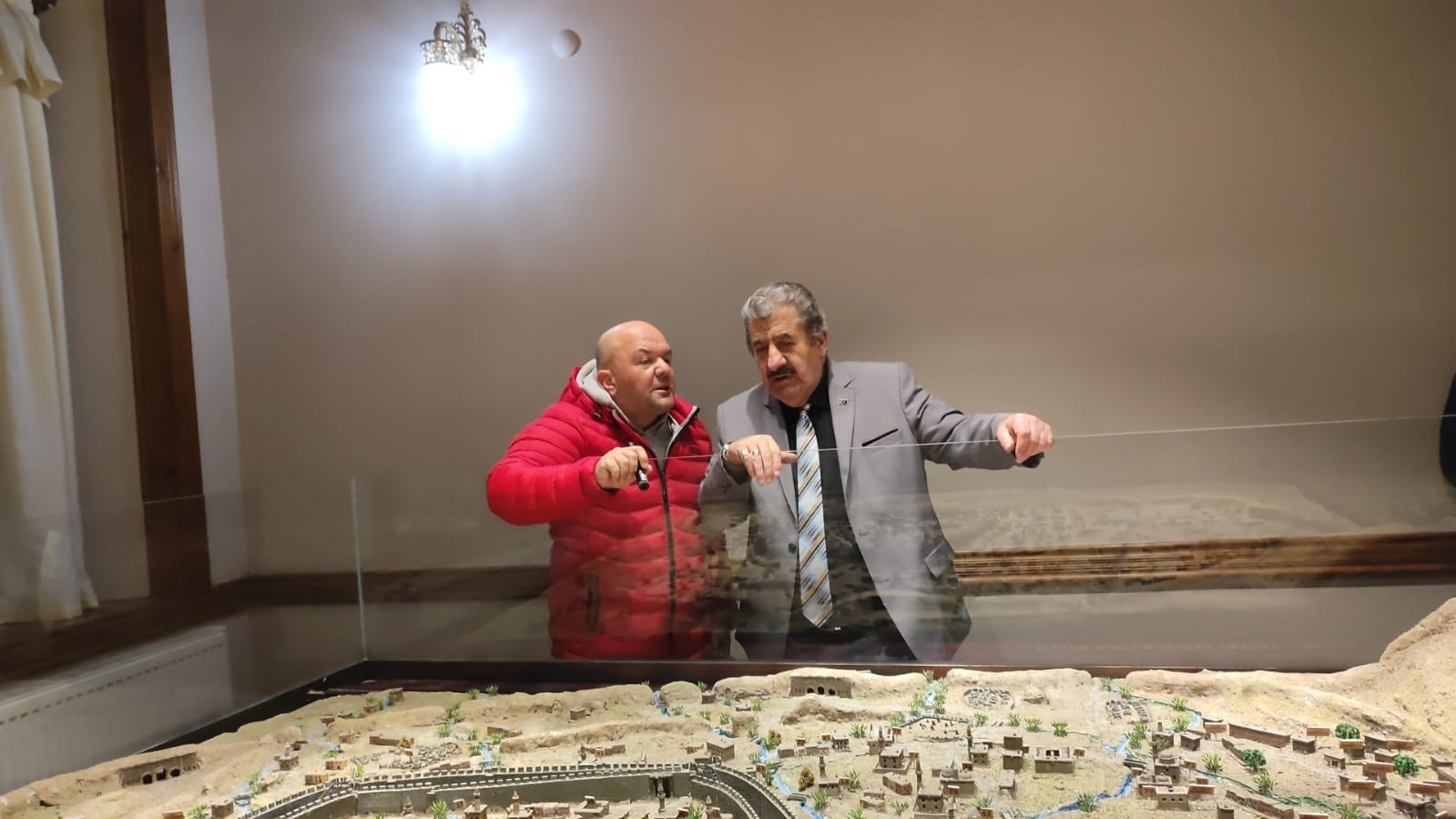 Tarihçi, yazar, rehber Talha Uğurluel: “Muhiddin Pervâne’nin Gürcü Hatuna yaptırdığı isimsiz Kümbet, Erzurum Hatuniye Medresesi”