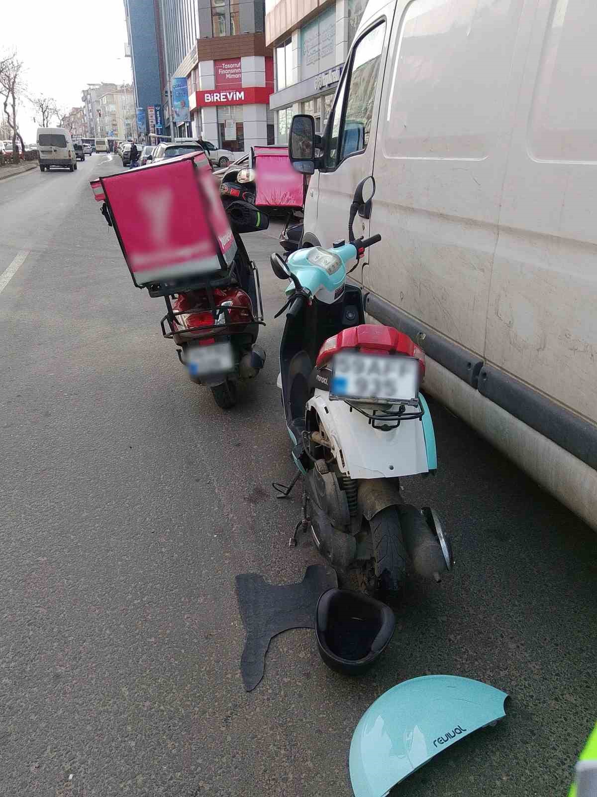 Motosikletlerin yaya ge&ccedil;idinde &ccedil;arpıştığı kaza kamerada

