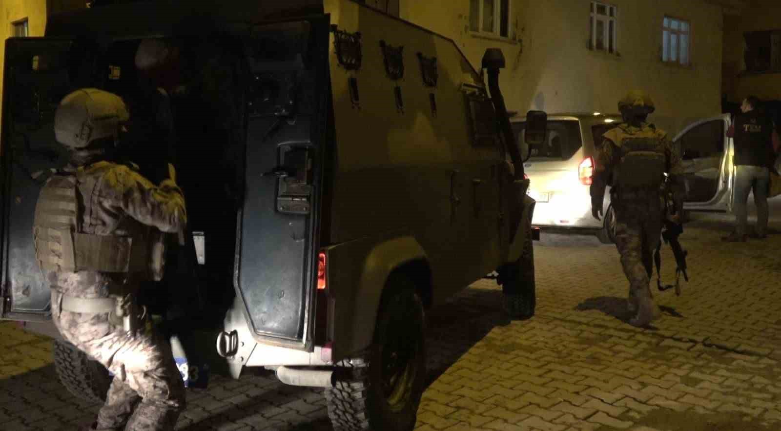 Siirt&rsquo;te PKK/KCK propagandası yapan 2 ş&uuml;pheli yakalandı
