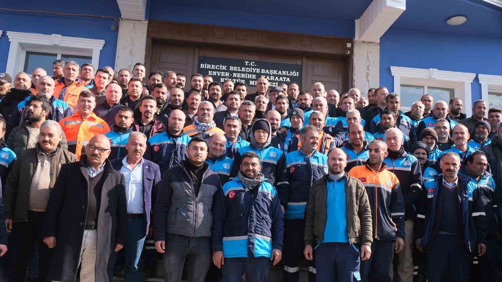 Birecik&rsquo;te belediye &ccedil;alışanlarının maaşlarına zam yapıldı
