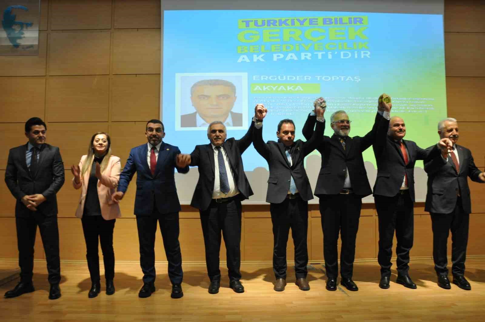 AK Parti Kars?ta belediye başkan adaylarını tanıttı
