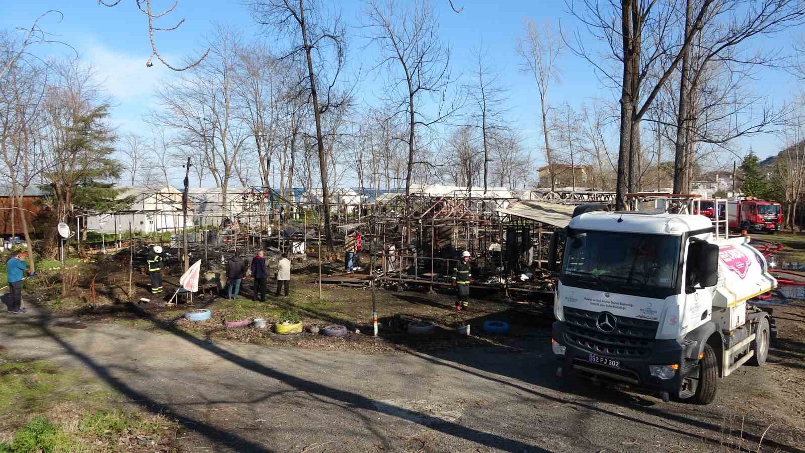 Ordu&rsquo;da kamp alanında yangın: 10 yapı k&uuml;le d&ouml;nd&uuml;, 3 &ccedil;adır hasar g&ouml;rd&uuml;
