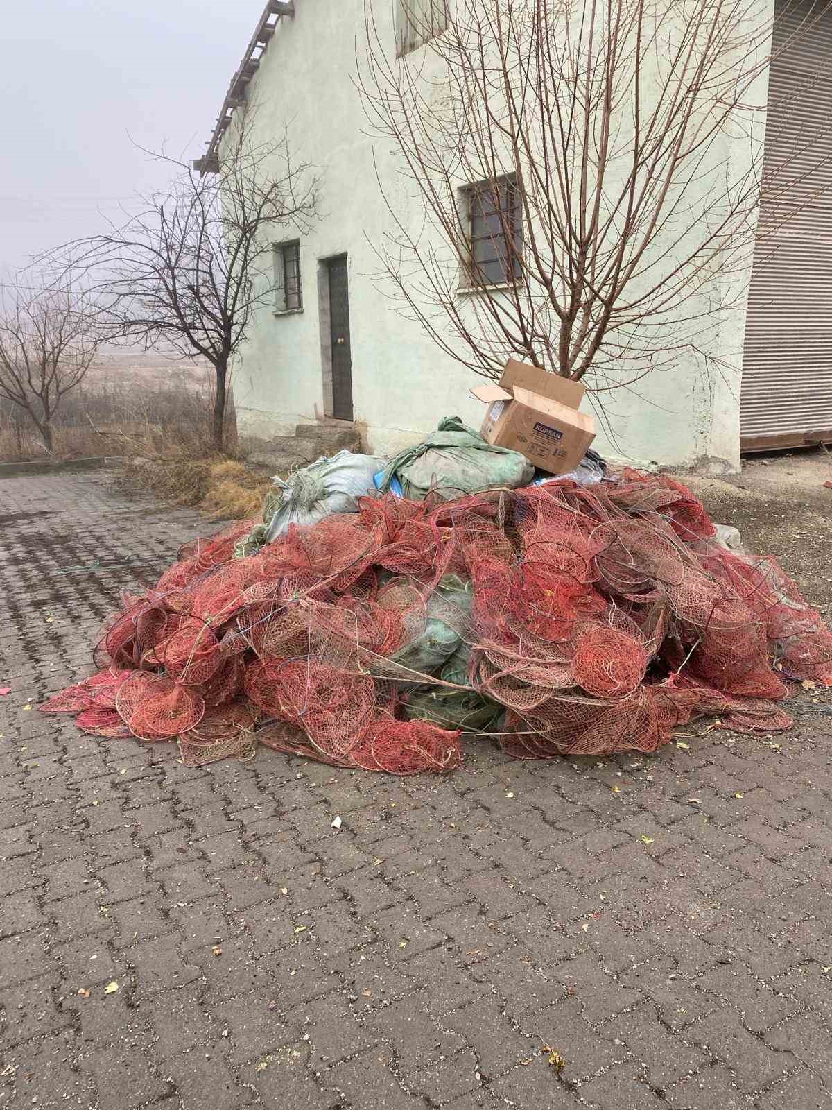 Alaca’da bin 700 kaçak ağ yakalandı