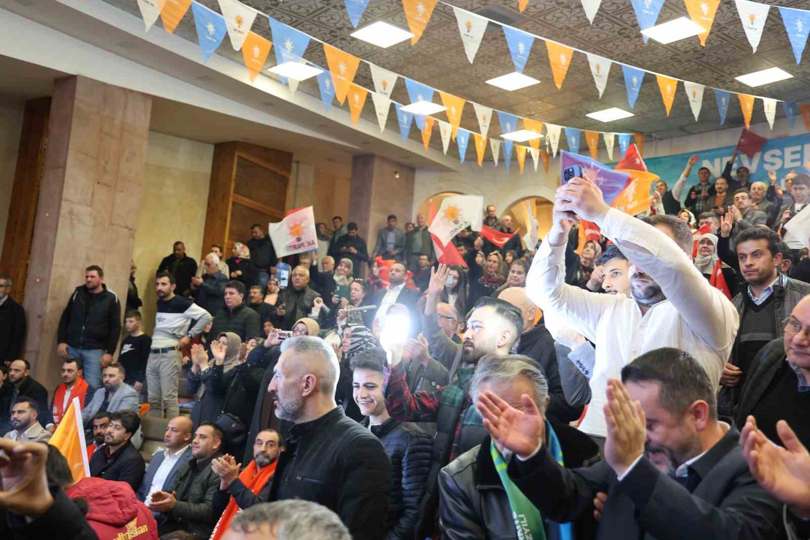 AK Parti Belediye Başkan adaylarını tanıttı
