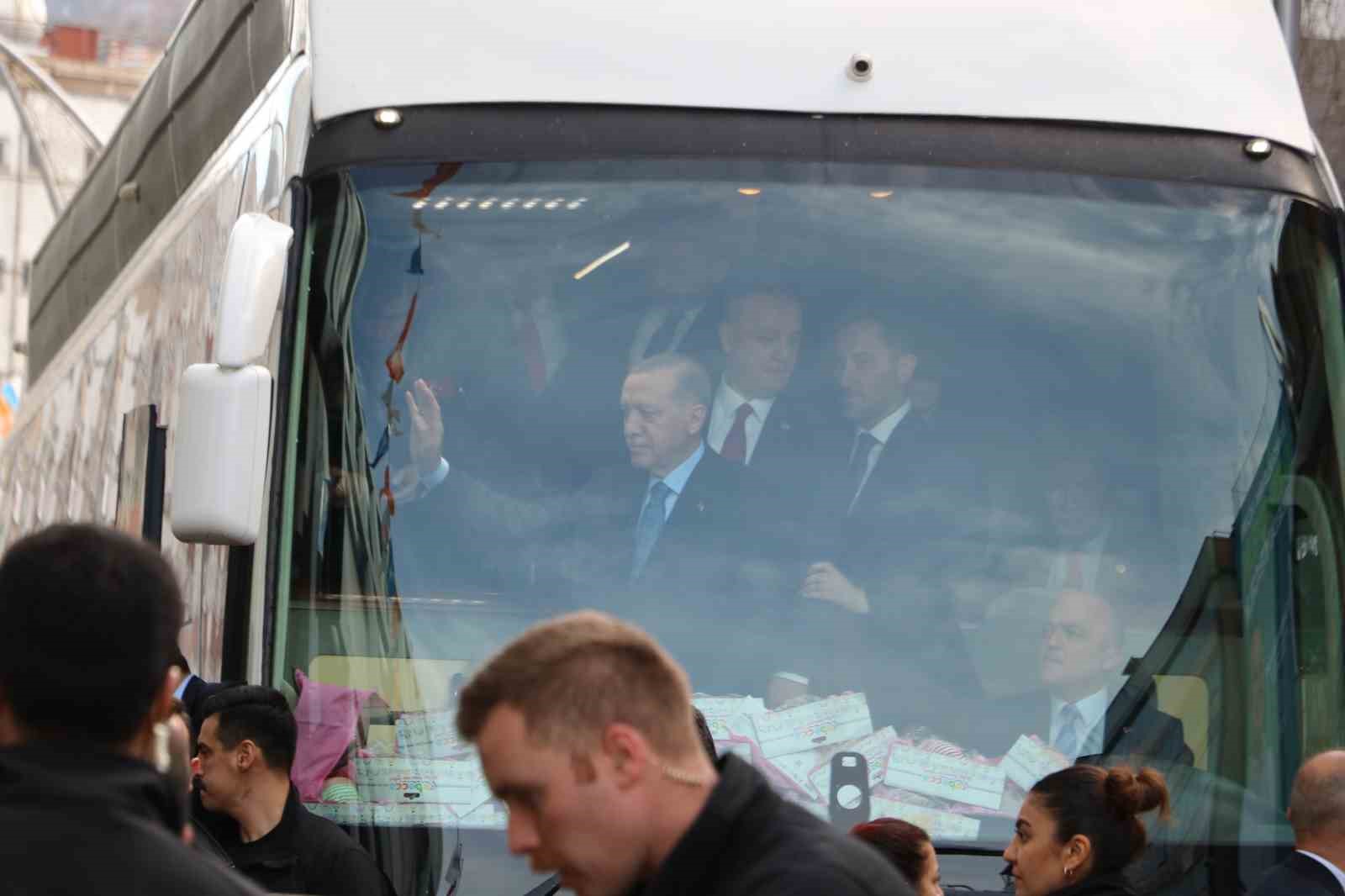 Cumhurbaşkanı Erdoğan, Zonguldak Belediyesi&rsquo;ni ziyaret etti
