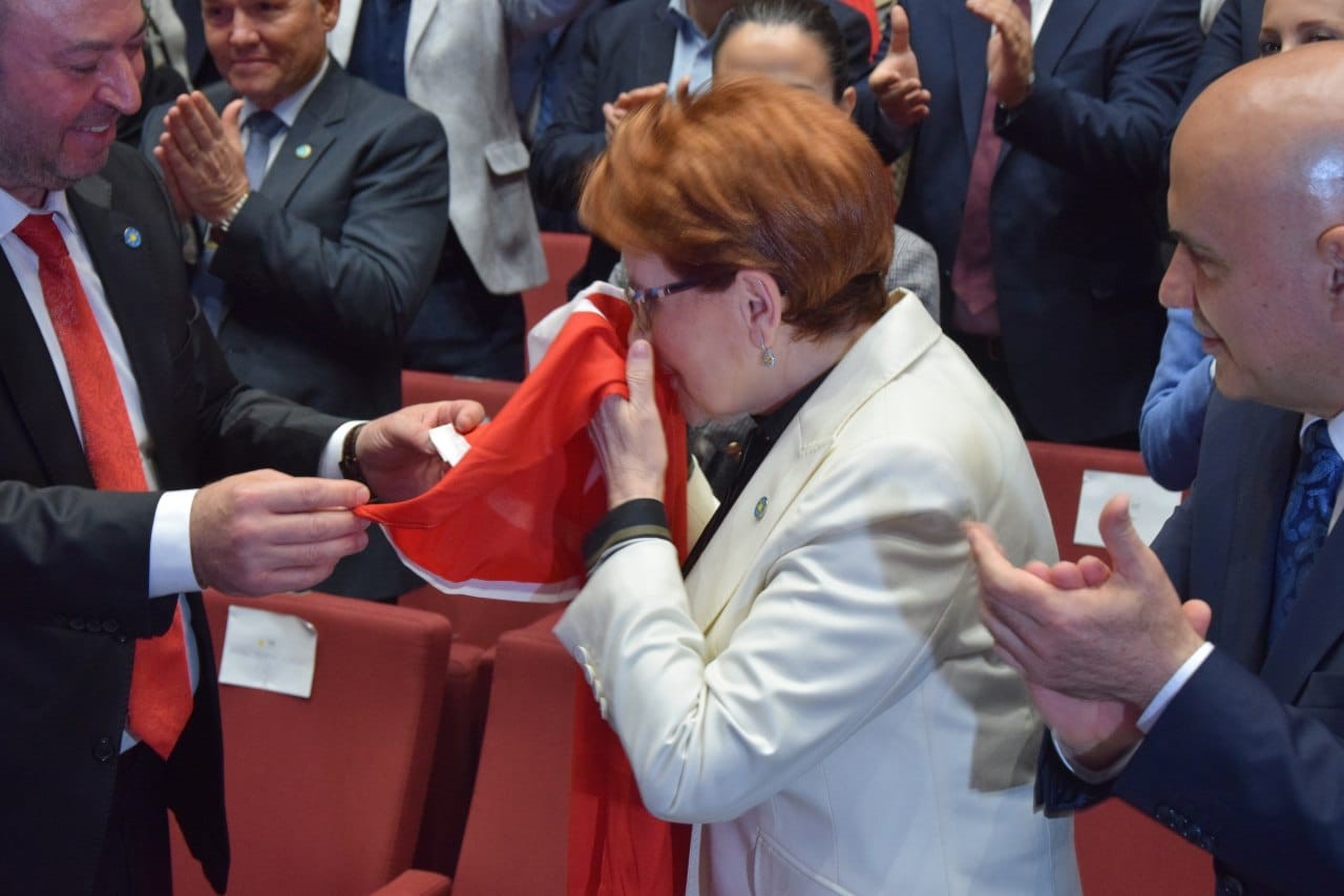Akşener: "2028&rsquo;de herkesin eteği tutuşacak"
