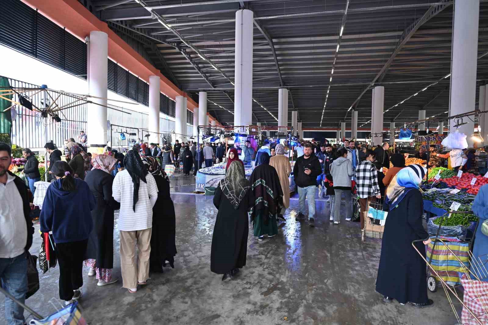 Arabayatağı&rsquo;na modern kapalı pazar alanı
