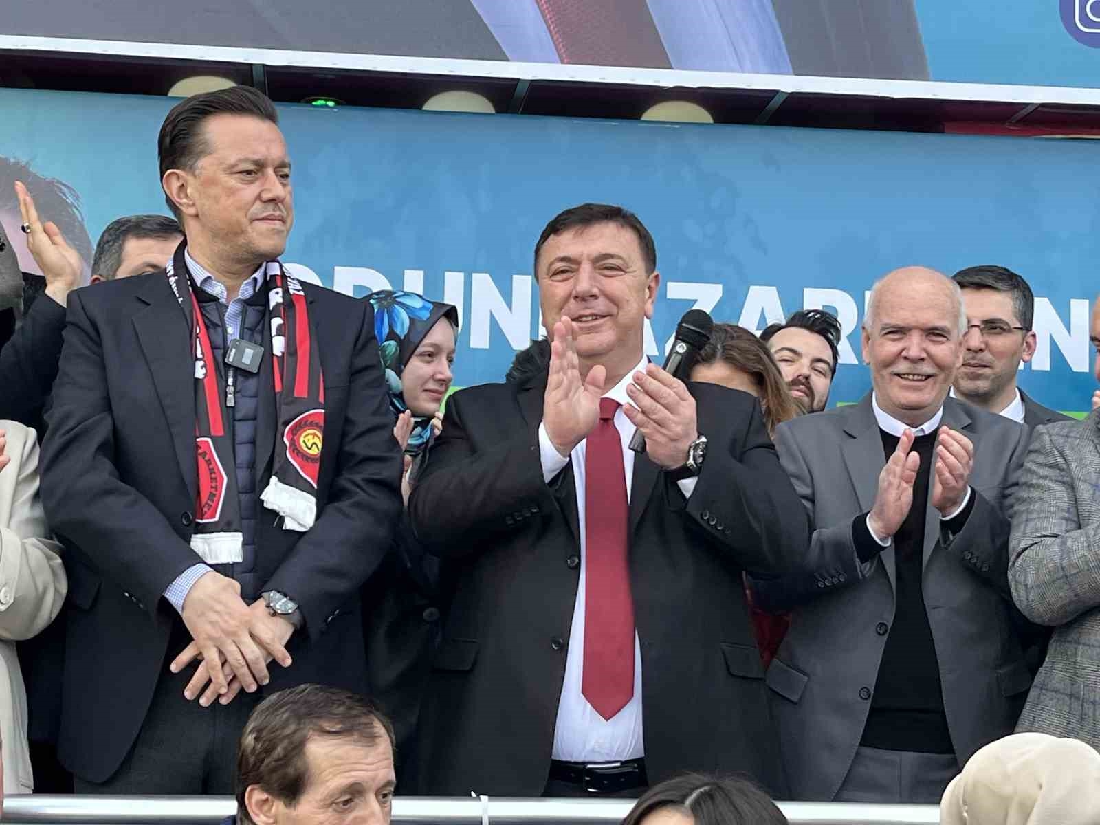 Cumhur İttifakı&rsquo;nın Odunpazarı Belediye Başkan Adayı Alp, Se&ccedil;im İrtibat Ofisi&rsquo;ni a&ccedil;tı
