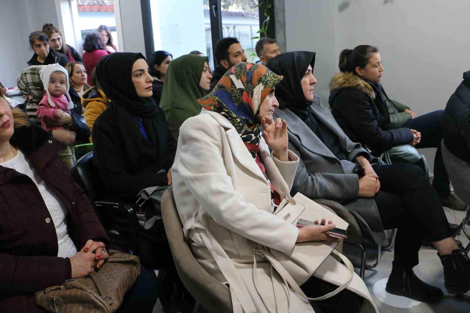 Diyarbakır&rsquo;da otizmli bireylerin aileleri bilin&ccedil;lendiriliyor
