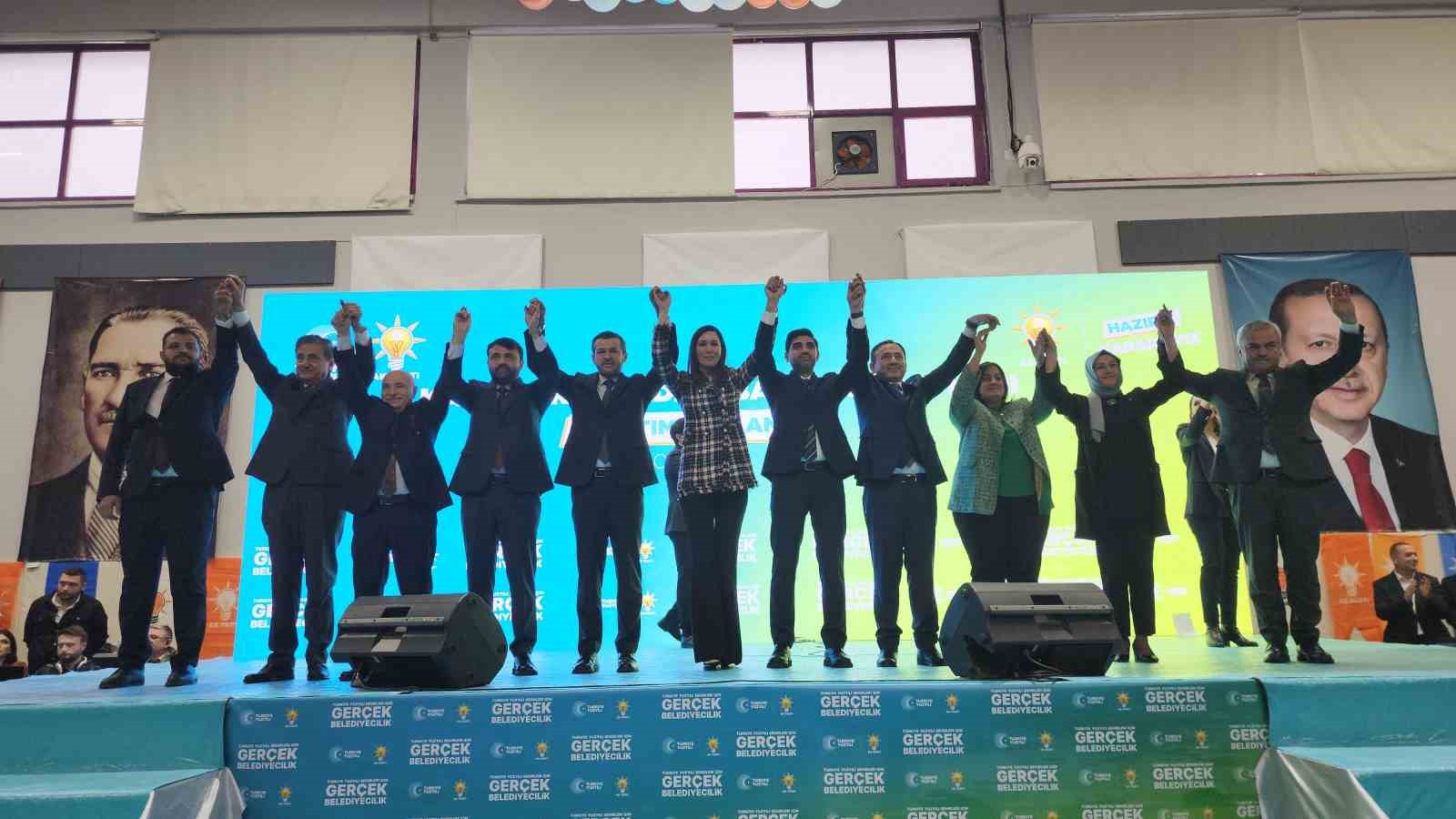 AK Parti&rsquo;nin aday tanıtım toplantısı yoğun katılımla ger&ccedil;ekleşti
