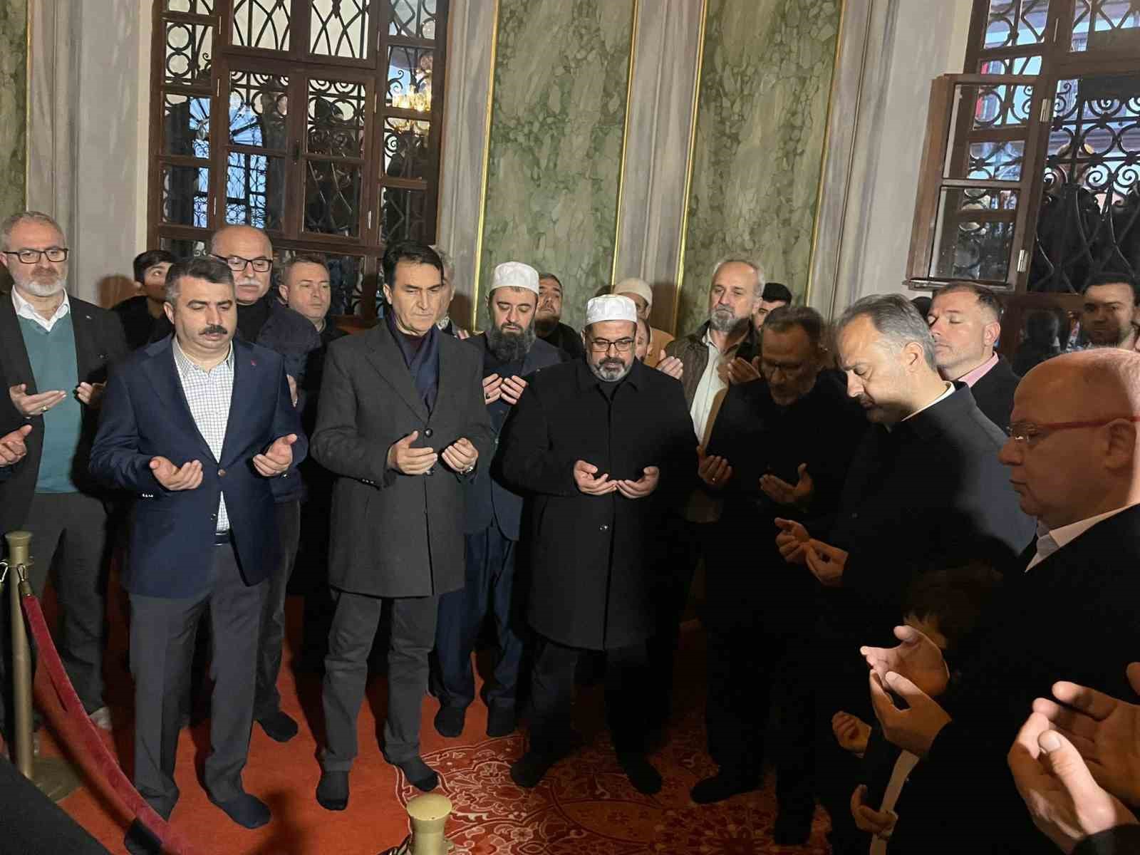 Bursa&rsquo;nın Belediye Başkanları se&ccedil;im startını Emirsultan&rsquo;da bir araya gelerek verdi
