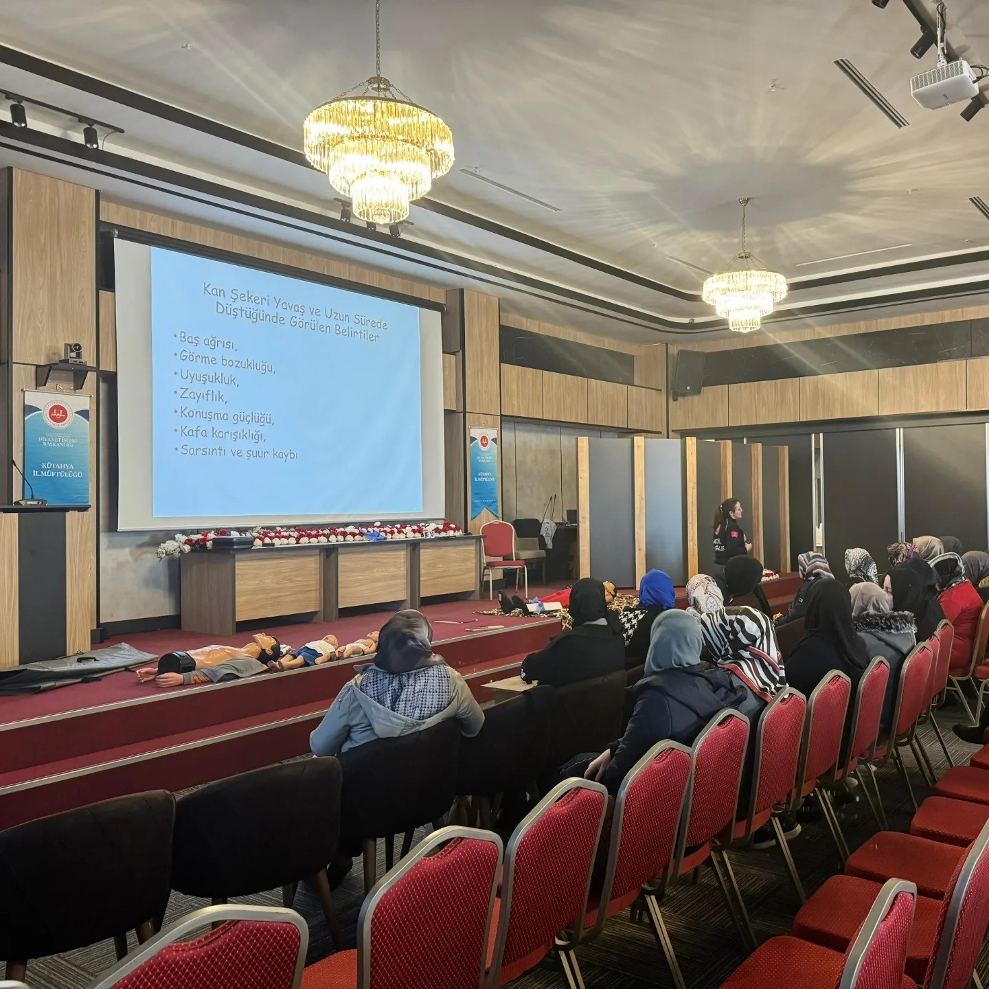 K&uuml;tahya&rsquo;da Yatılı Kur&rsquo;an Kursu &ouml;ğreticileri i&ccedil;in ilk yardım eğitimi
