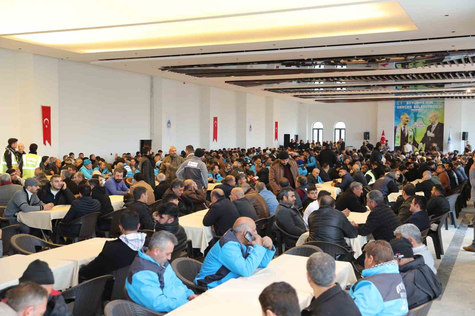 Eyy&uuml;biye Belediyesinde en d&uuml;ş&uuml;k maaş 34 bin lira oldu
