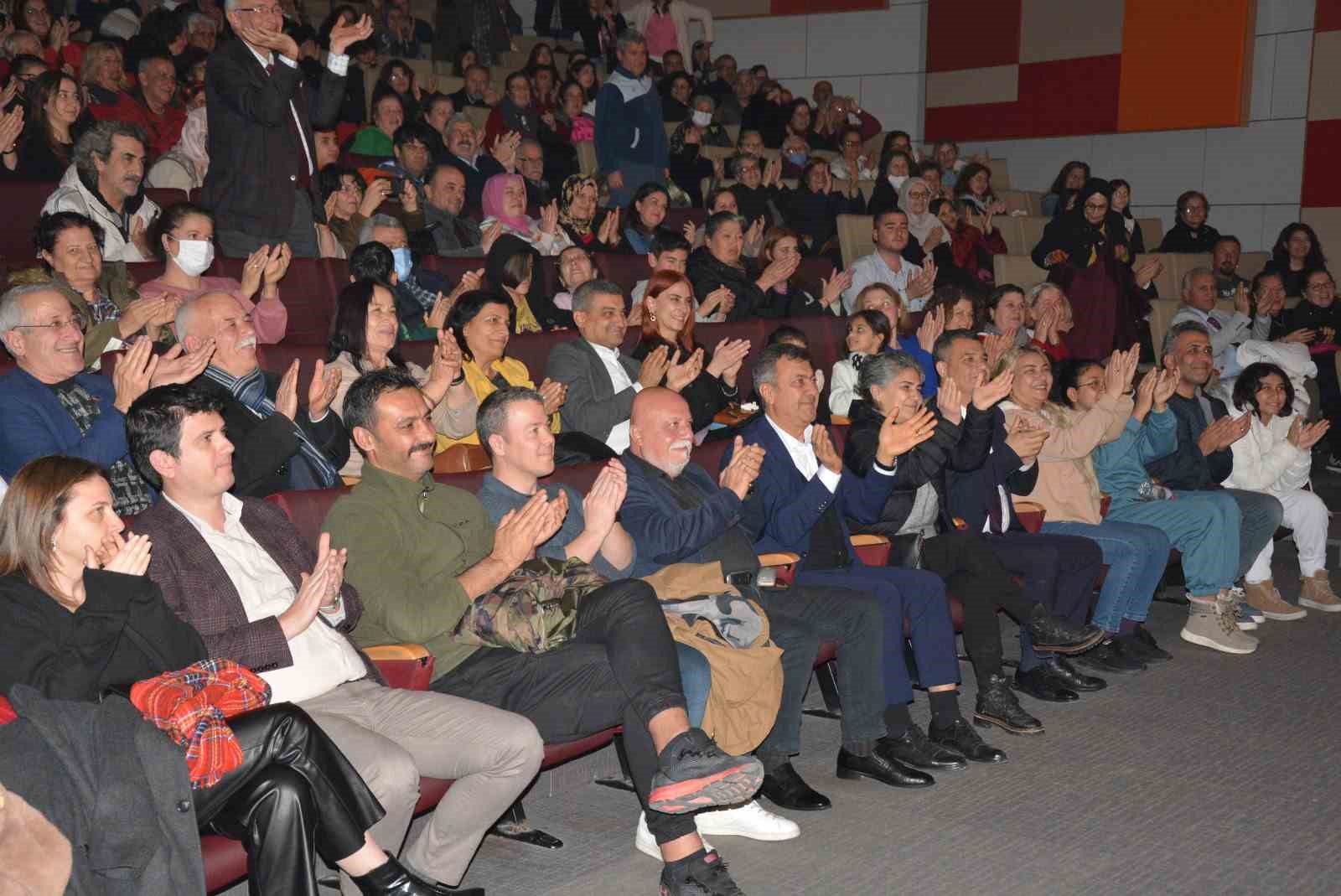 Mersin’de sanatsal etkinlikler tüm hızıyla sürüyor
