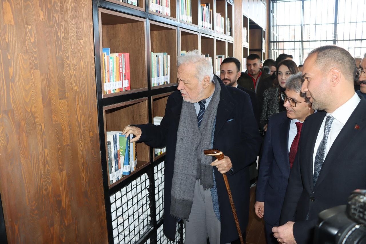 Niğde&rsquo;de 100. Yıl Millet K&uuml;t&uuml;phanesi hizmete a&ccedil;ıldı
