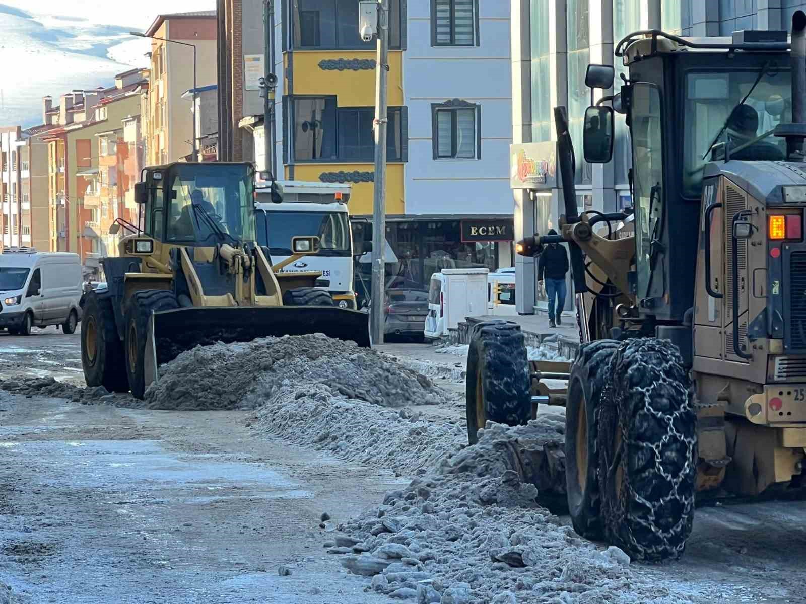 Sarıkamış&rsquo;ta kar temizliği
