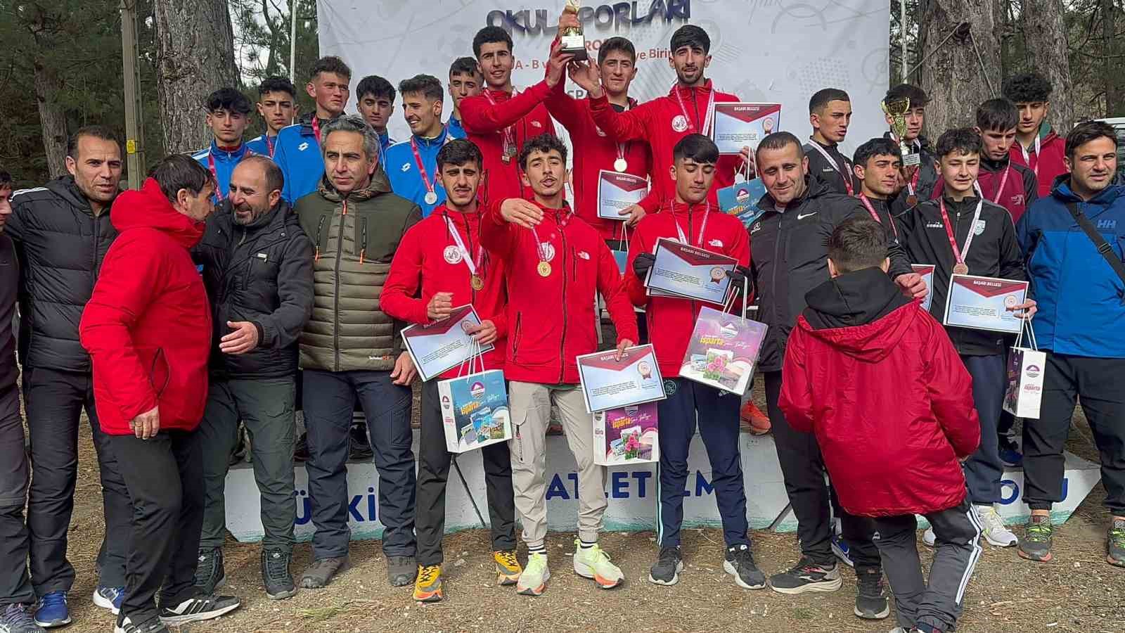 Ağrı Spor Lisesi, Okullar Kros T&uuml;rkiye Şampiyonu oldu
