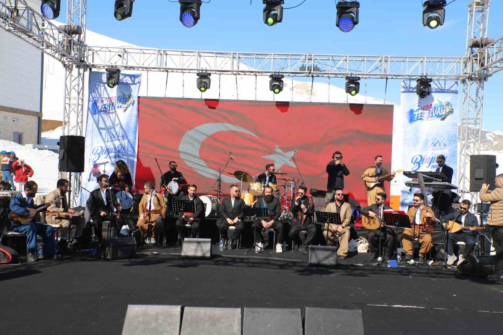 16 bin kişinin katıldığı Hakkari 5. Kar Festivali sona erdi