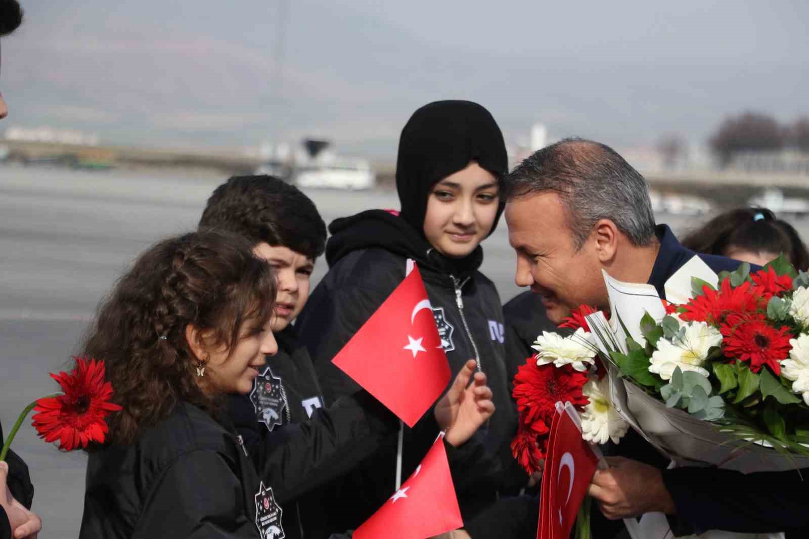 Türk Astronot Alper Gezeravcı yurda döndü
