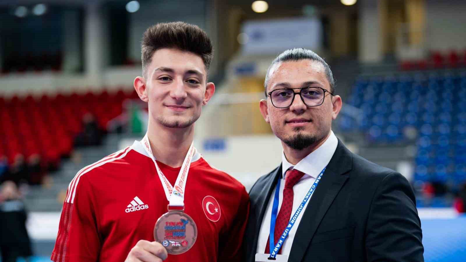 Vali Ergün’den Uşaklı sporcuya tebrik