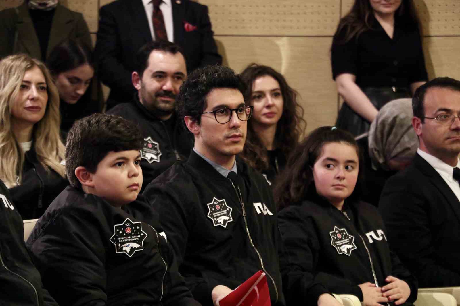 Türk astronot Gezeravcı: "Bu sadece bir başlangıçtı, bir yere varış hikayesi değildi"