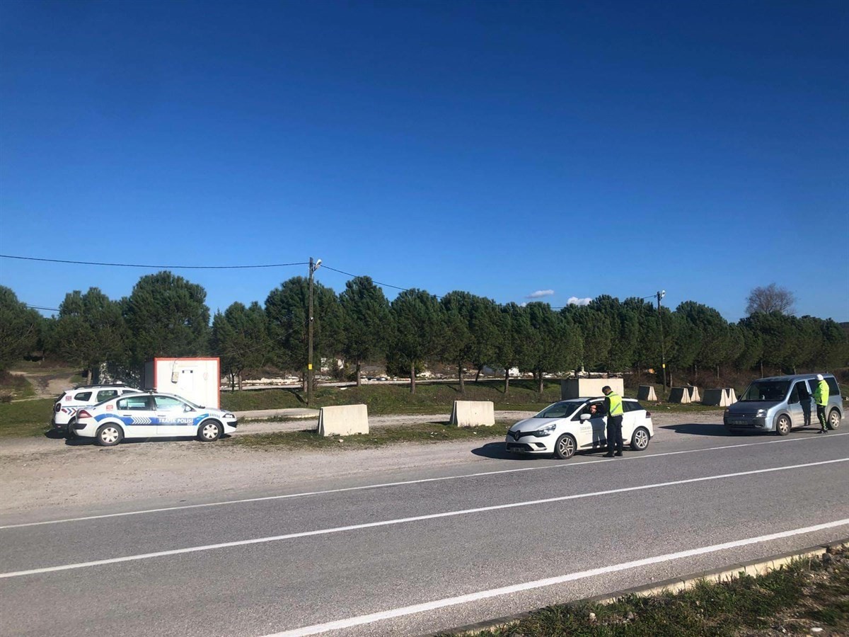 Balıkesir’de jandarma aranan 61 şahsı yakaladı