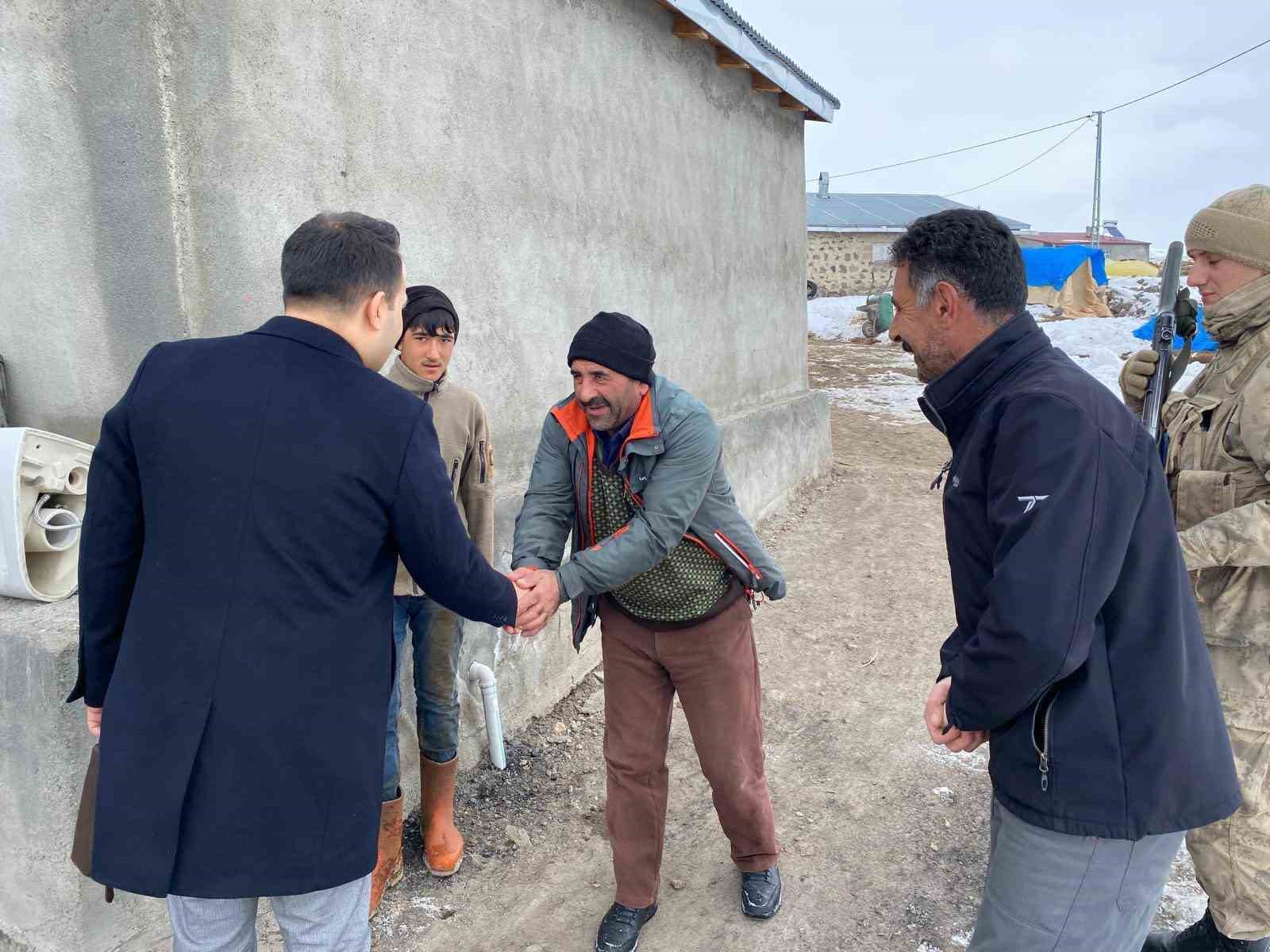 Digor Kaymakamı Okatan, vatandaşlarla buluştu