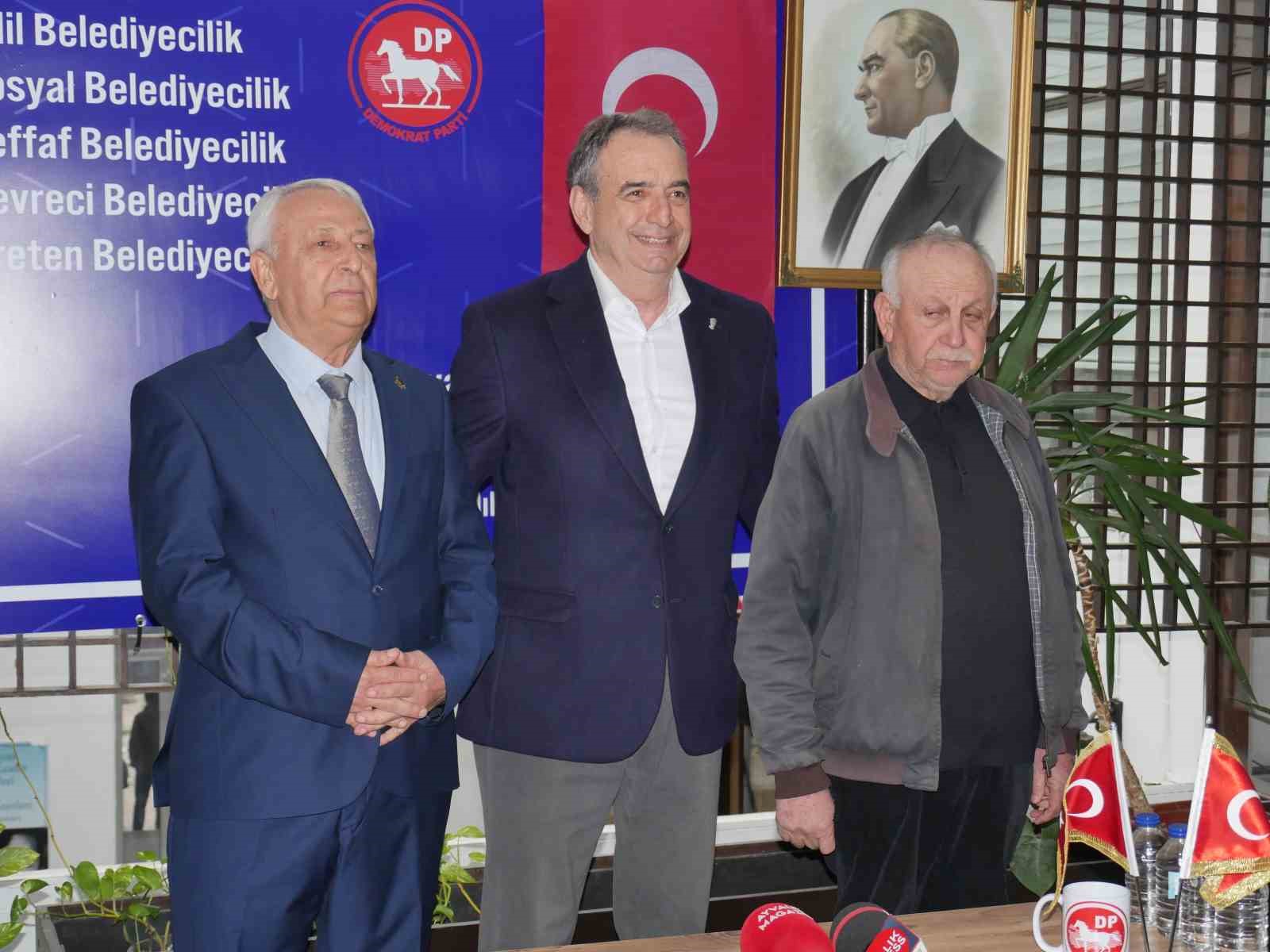 Ayvalık&rsquo;ta CHP&rsquo;den aday g&ouml;sterilmeyen eski başkan Gen&ccedil;er, DP&rsquo;den aday oldu
