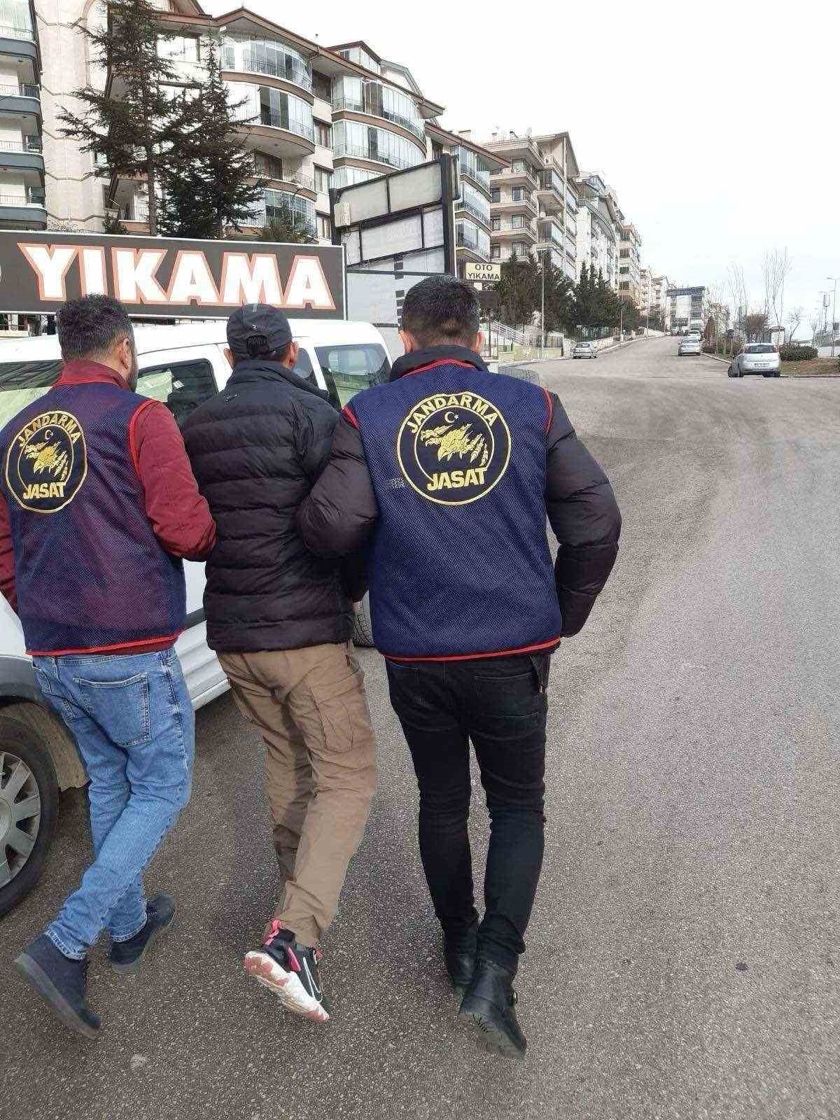 Ankara’da 430 gram esrar ve 72 gram metamfetamin ele geçirildi
