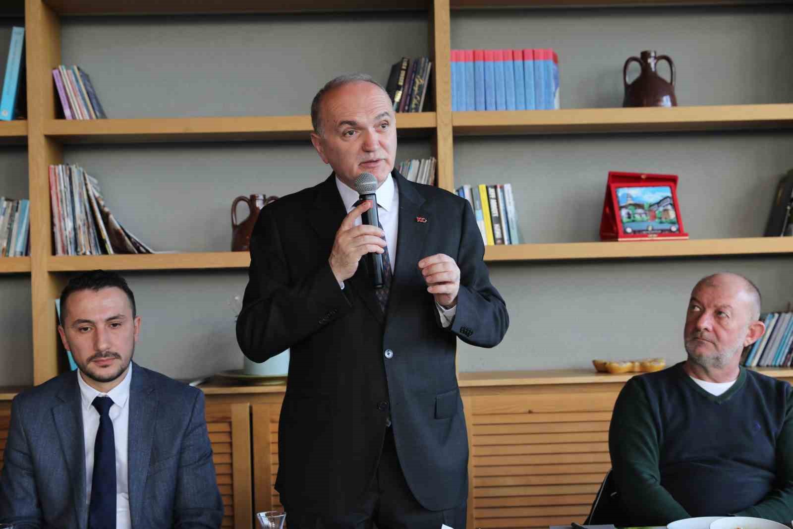 Başkan &Ouml;zl&uuml;, meclis &uuml;yesi aday adayları ile buluştu
