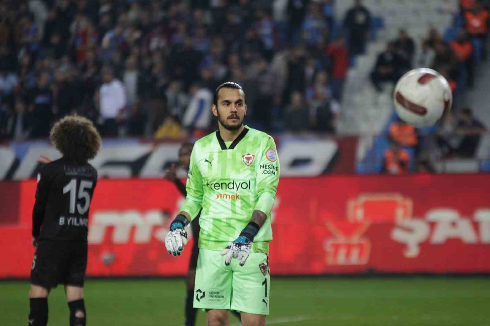 Trendyol Süper Lig: Trabzonspor: 0 - Hatayspor: 0 (İlk yarı)
