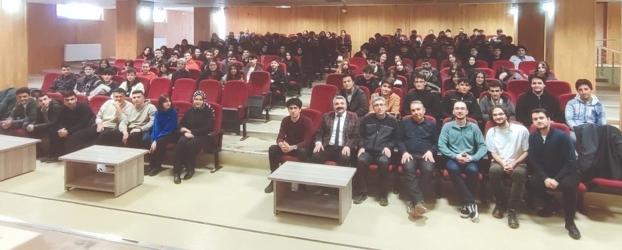Lise öğrencilerine yönelik üniversiteye hazırlık söyleyişi düzenlendi