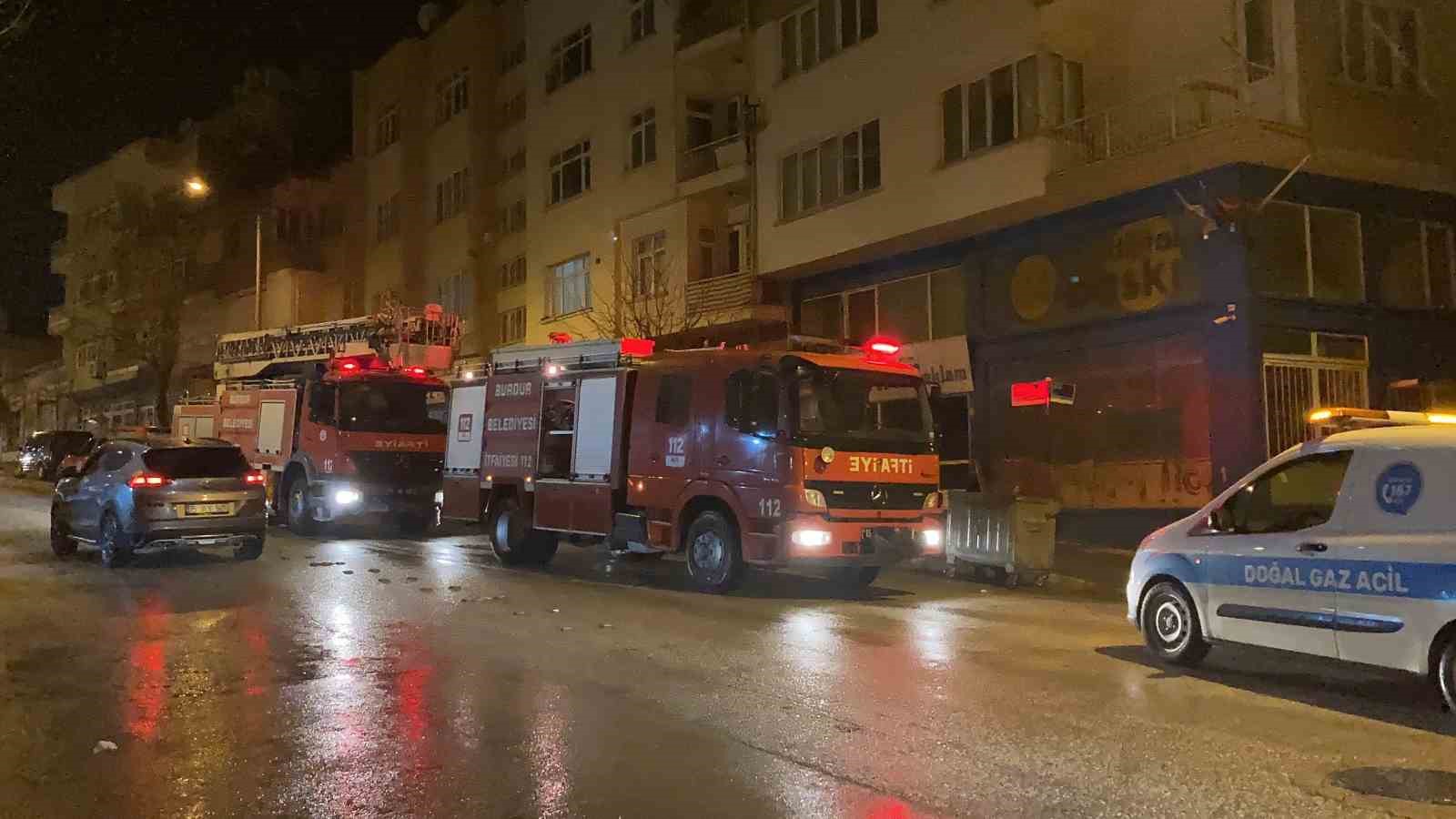 Burdur’da bodrum katta korkutan yangın