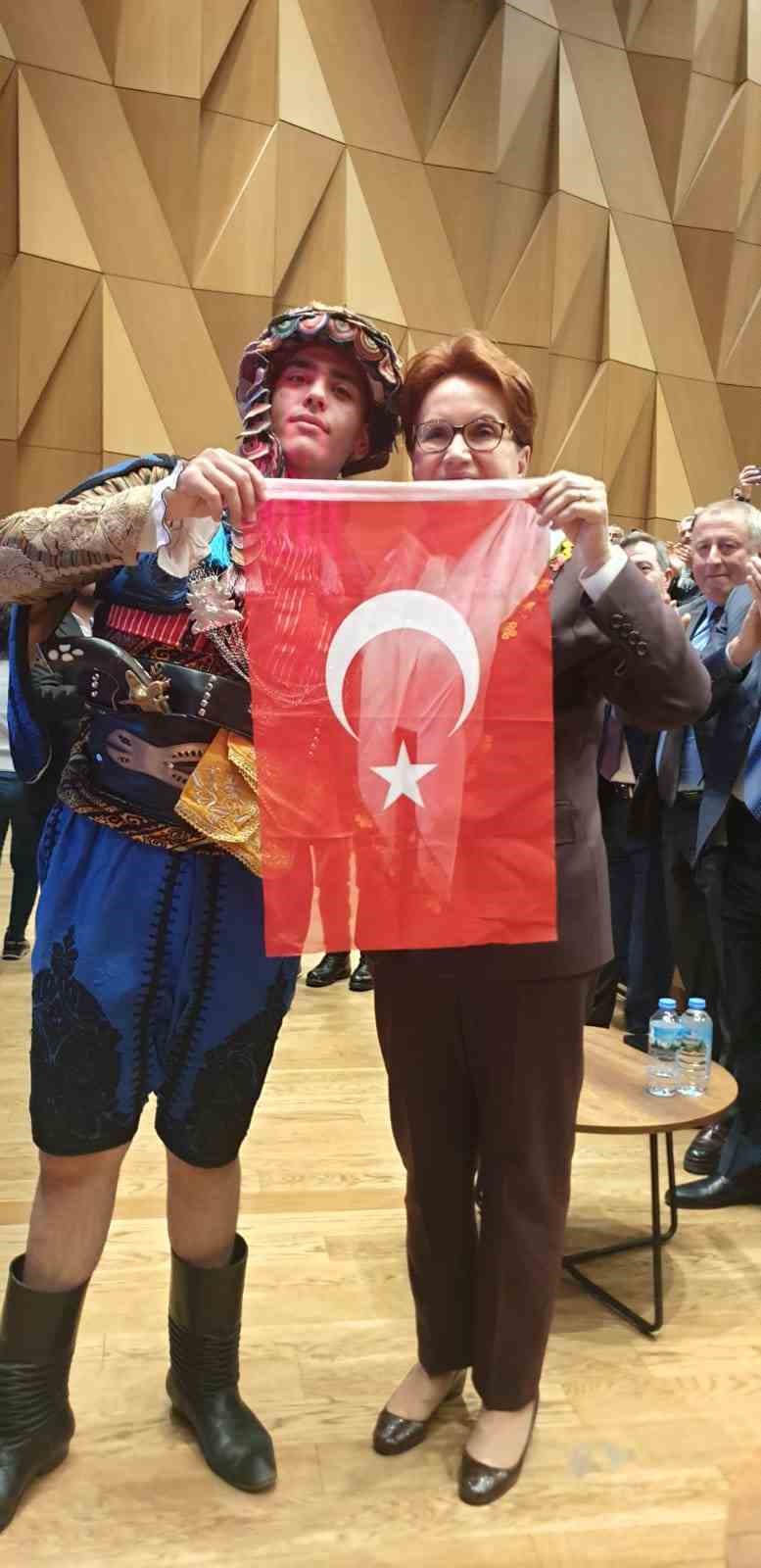 İYİ Parti, Denizli&rsquo;de de belediye başkan adayını milletvekilinden se&ccedil;ti
