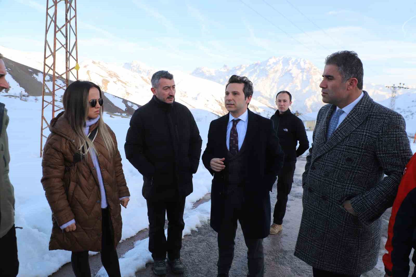 Hakkari&rsquo;de muhtemel deprem hazırlıkları s&uuml;r&uuml;yor

