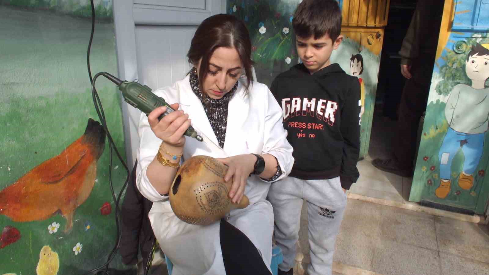 Balıkesirli tekniker evinde atölye kurdu, ücretsiz kurs veriyor