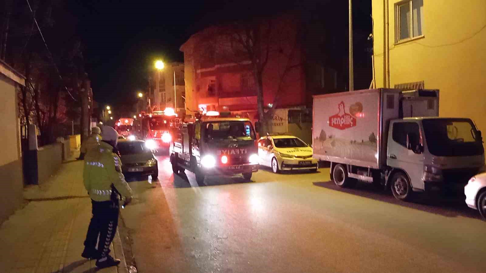 Polisten kaçtılar, kaza yapınca yakalandılar: Araçtan uyuşturucu çıktı
