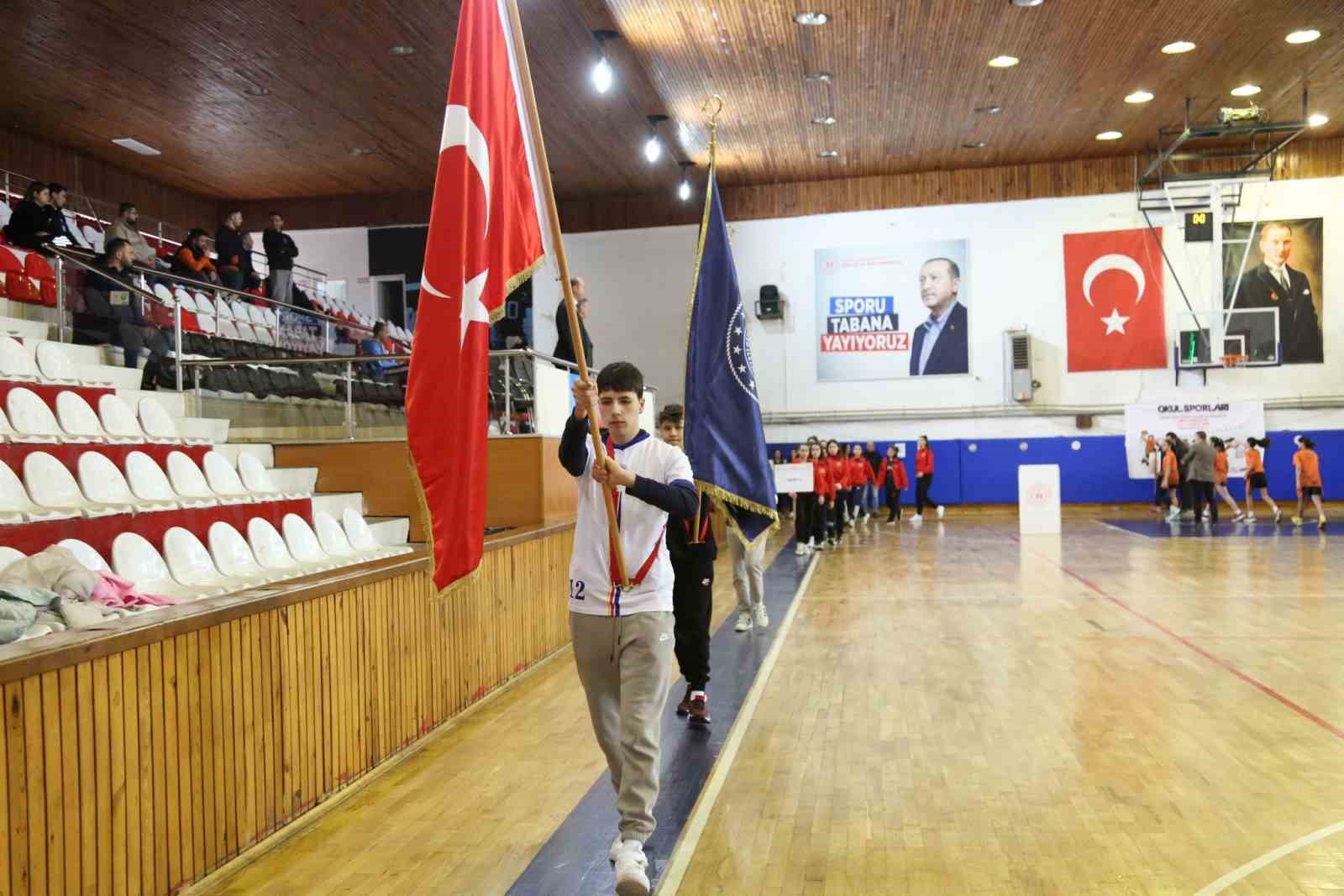 Okul sporları basketbol yıldızlar grup birinciliği Muğla&rsquo;da başladı
