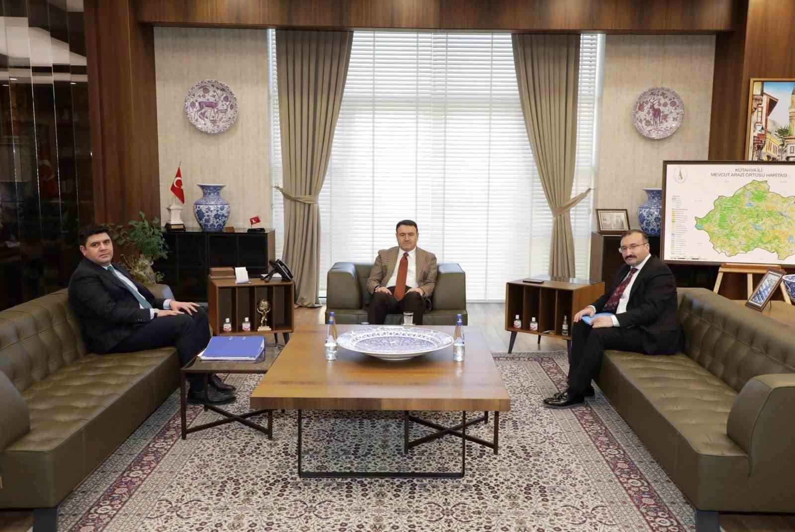 Emet&rsquo;te yapılacak yeni H&uuml;k&uuml;met Konağı alanında inceleme
