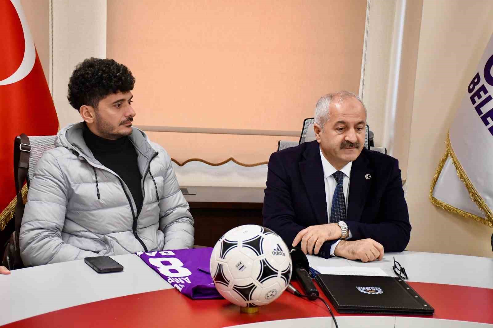 Gebze Belediyesi Ampute Futbol Takımı, Barış Telli ile sözleşme imzaladı