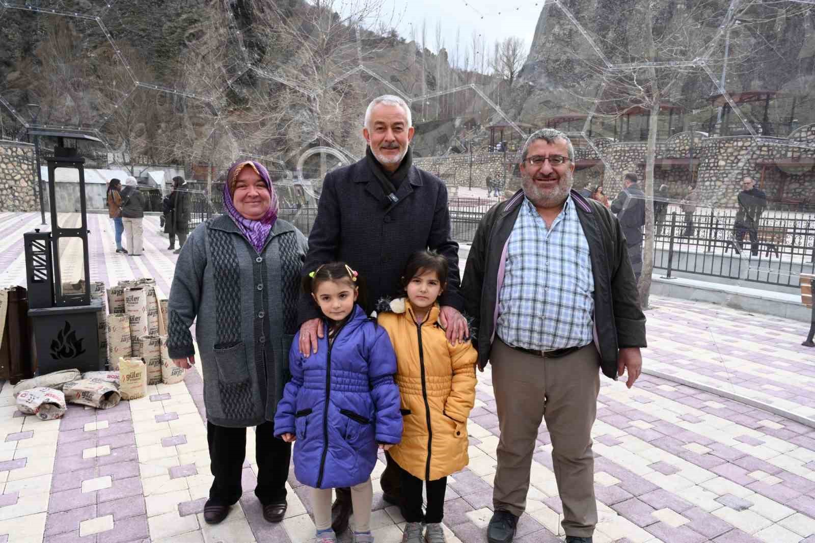 Başkan Başdeğirmen: &ldquo;O g&uuml;ler y&uuml;z&uuml;n&uuml;zle sizinleyiz&rdquo;
