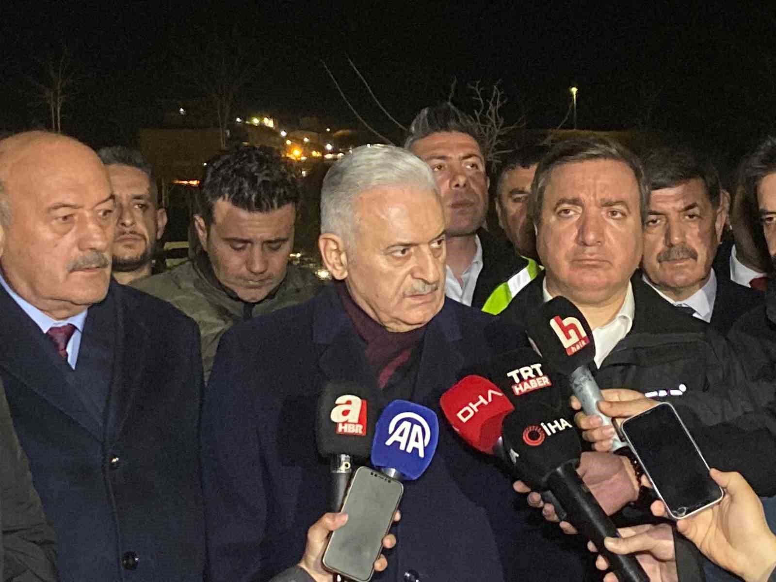 Binali Yıldırım: "Kurtarma &ccedil;alışmaları gece de termal kameralar yardımıyla devam ediyor"
