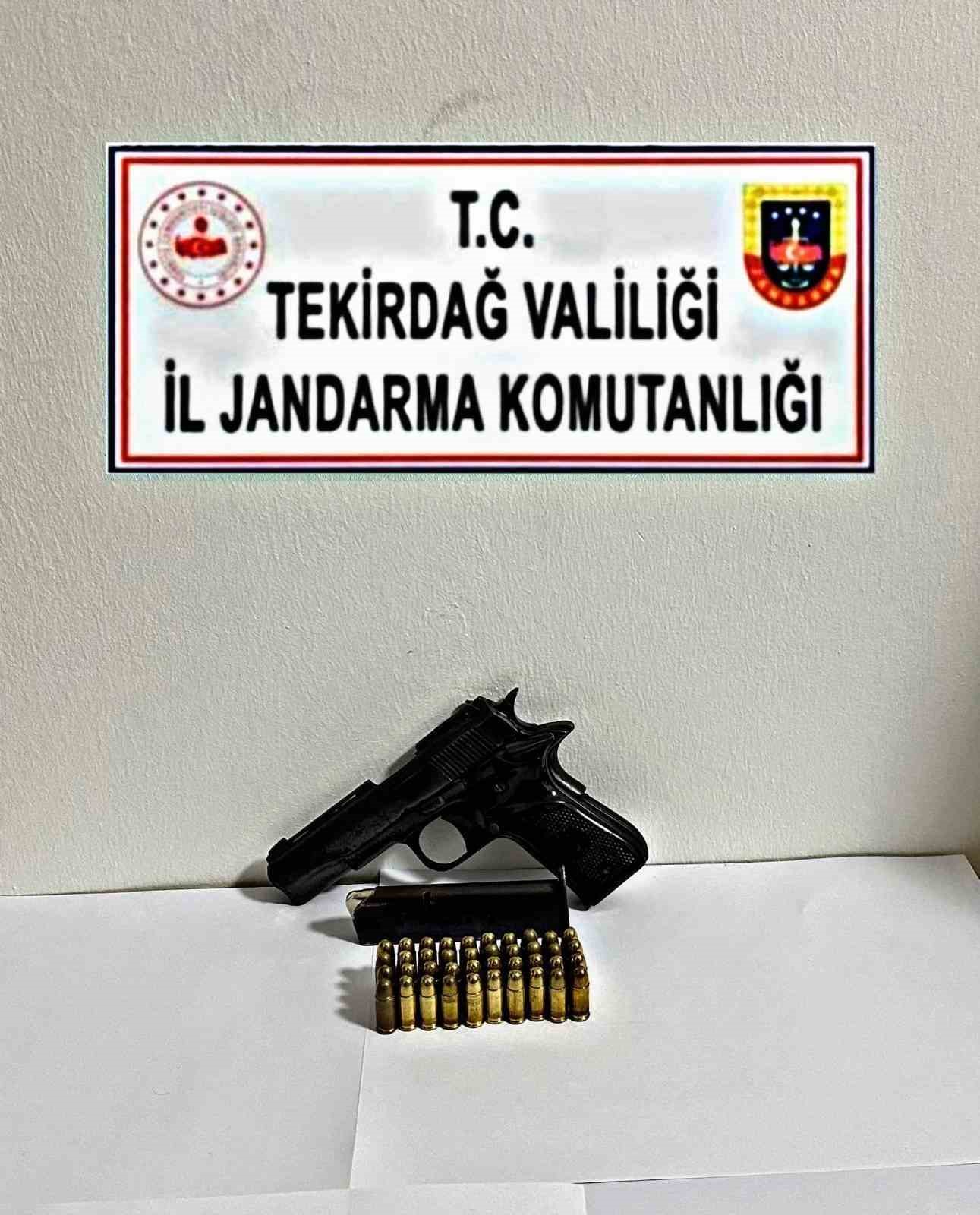 Tekirdağ&rsquo;da tabancalar ele ge&ccedil;irildi
