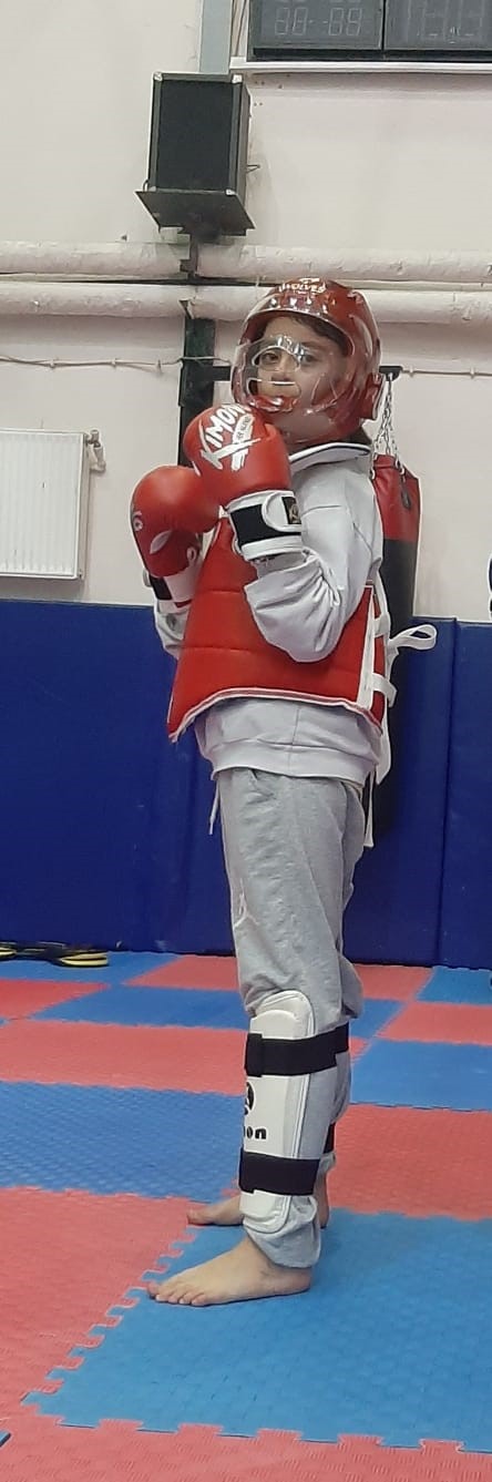 Şampiyon sporcu, antrenmanlarına her yerde her an devam ediyor