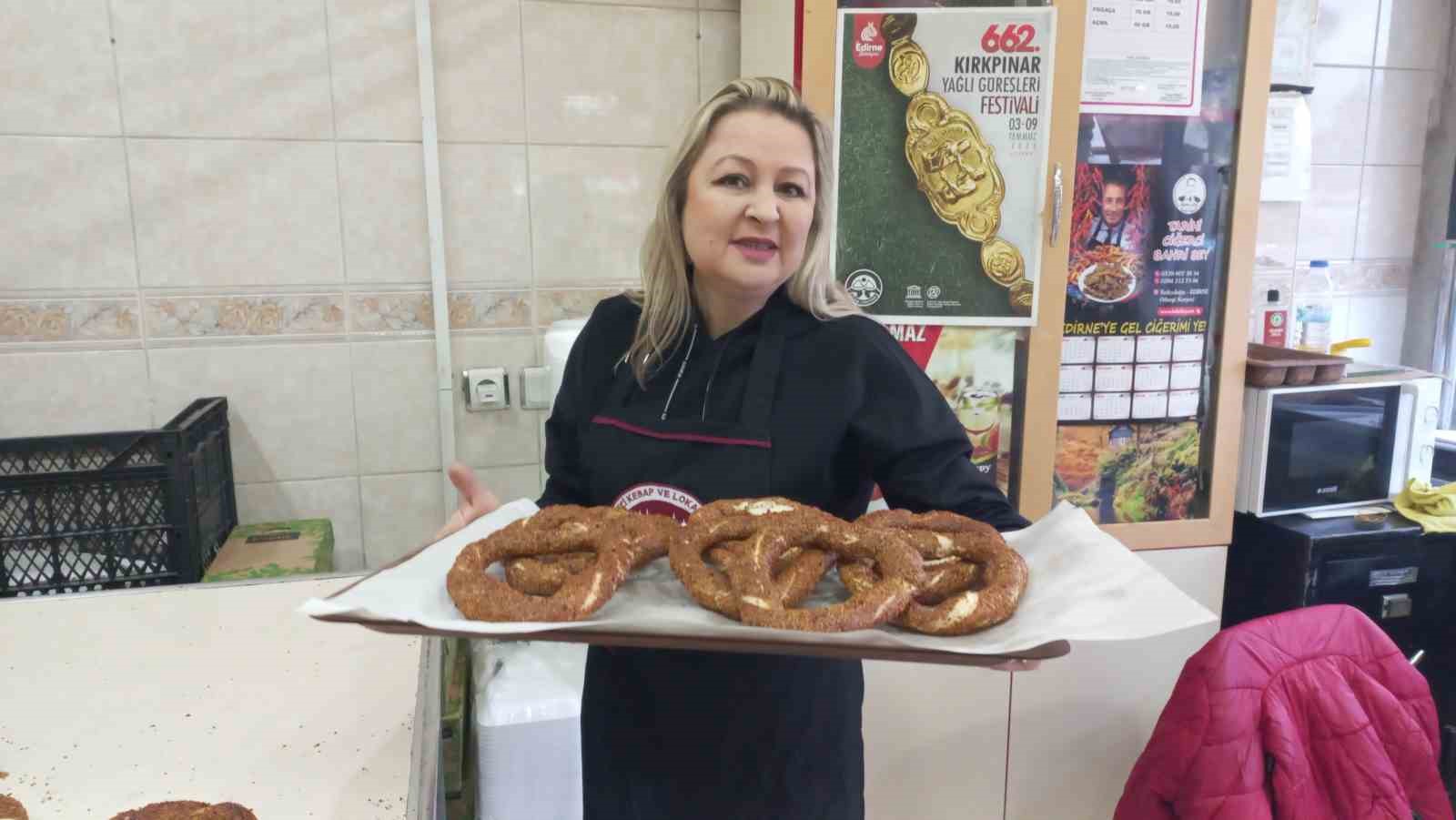 14 Şubat Sevgililer G&uuml;n&uuml;&rsquo;ne &ouml;zel kalpli simitler
