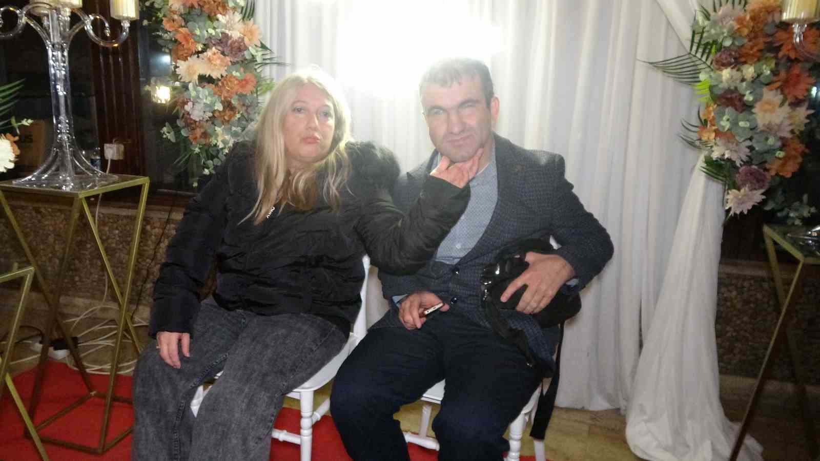 Depremzede çift 14 Şubat Sevgililer Günü’nde gözyaşlarını tutamadı
